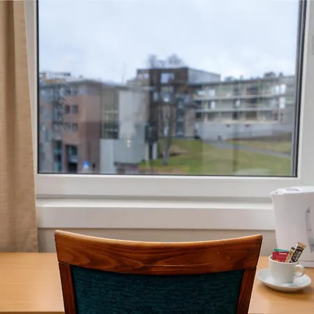 Stord Folkehogskule Sommarhotell Leirvik Exterior photo