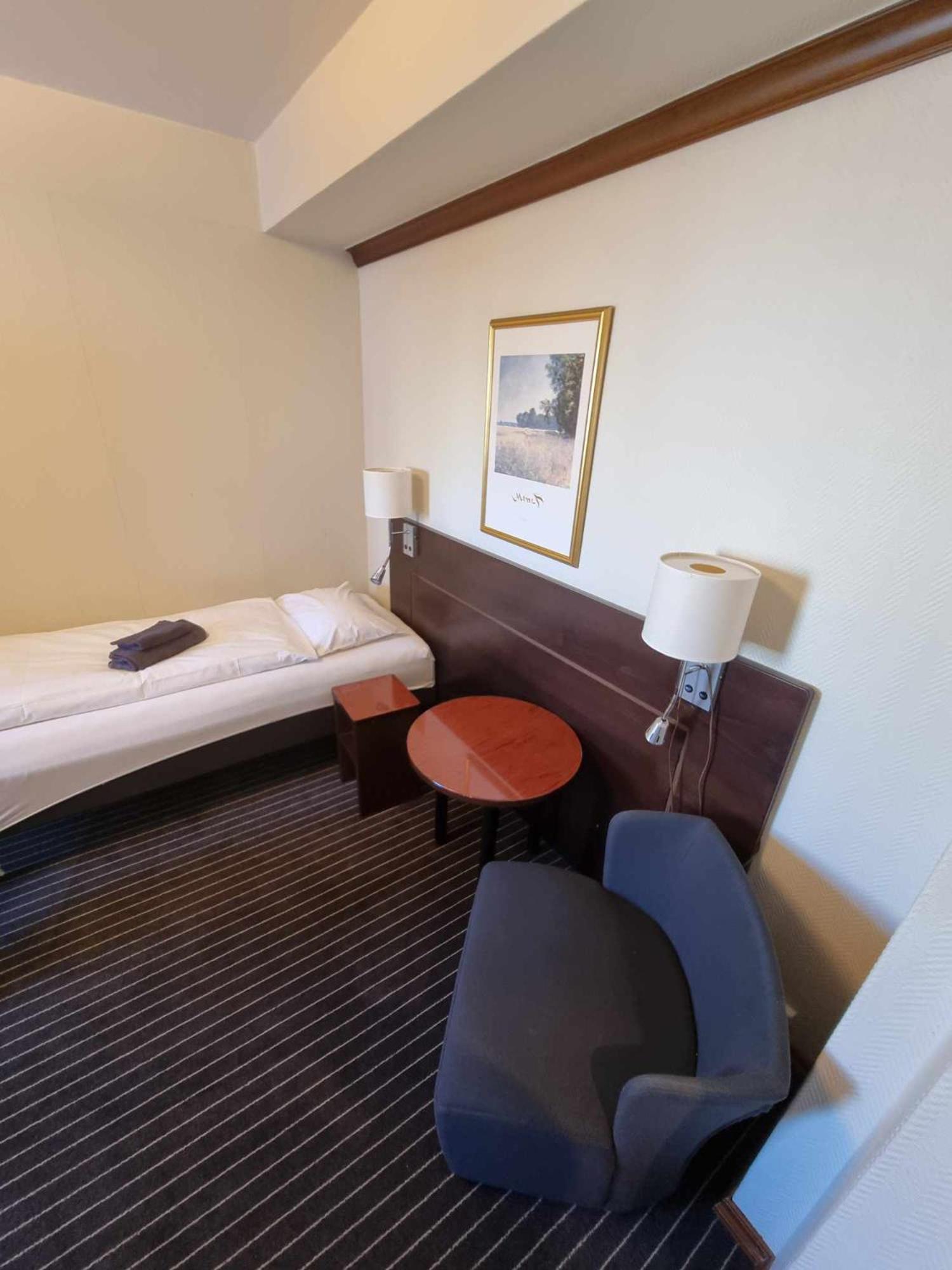 Hotel Folkehogskule Sommarhotell Leirvik *